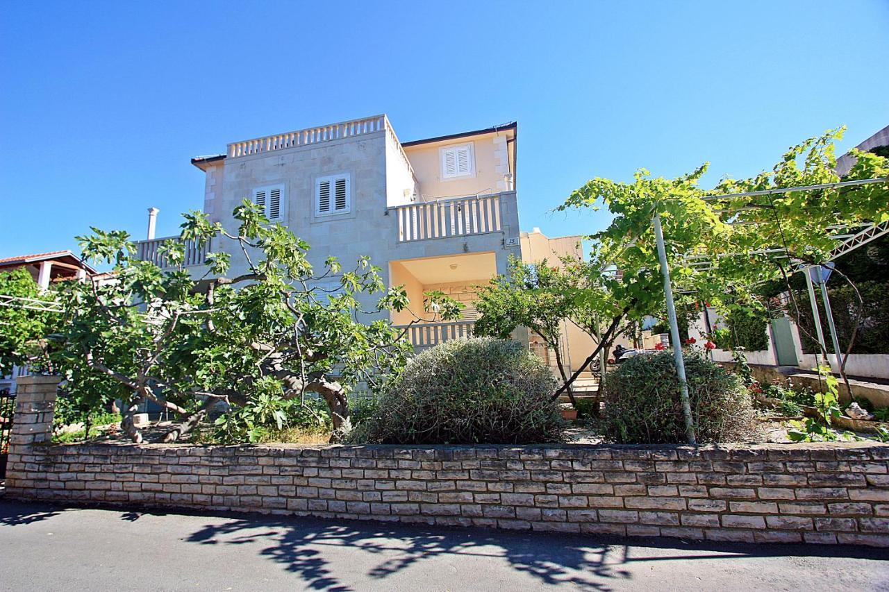 Apartments Ella Supetar Ngoại thất bức ảnh