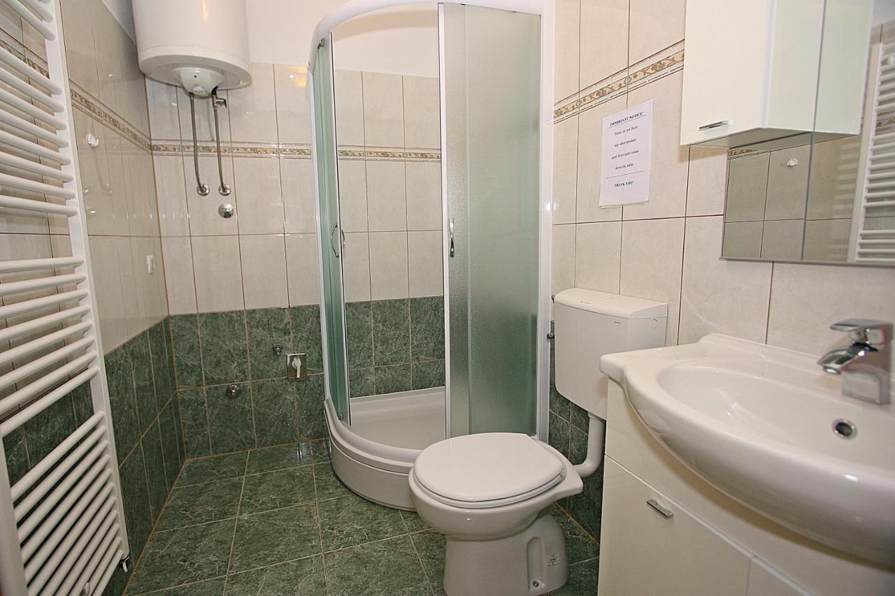 Apartments Ella Supetar Ngoại thất bức ảnh