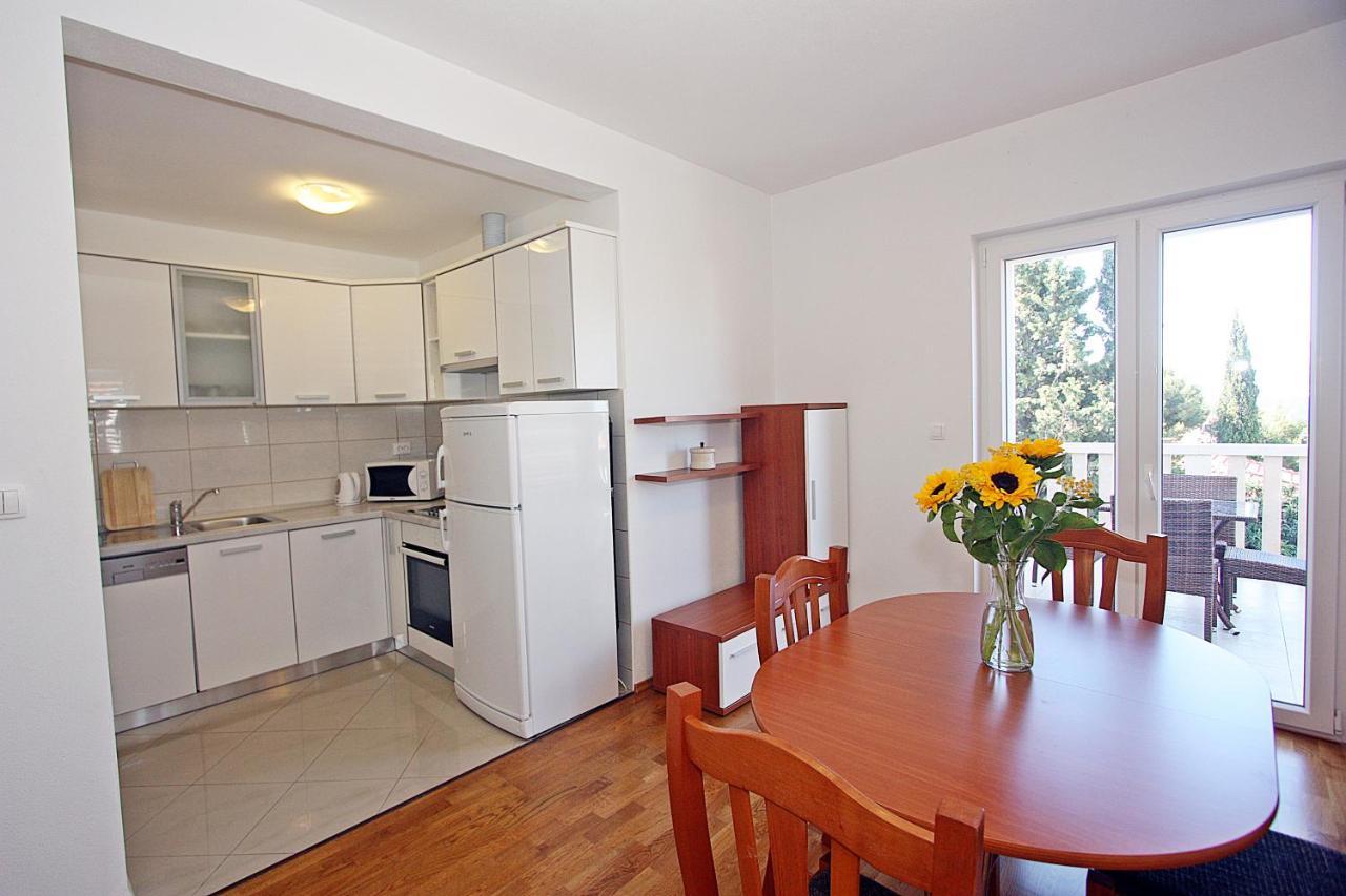 Apartments Ella Supetar Ngoại thất bức ảnh