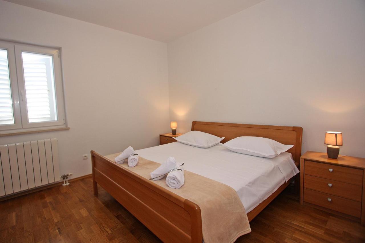 Apartments Ella Supetar Ngoại thất bức ảnh