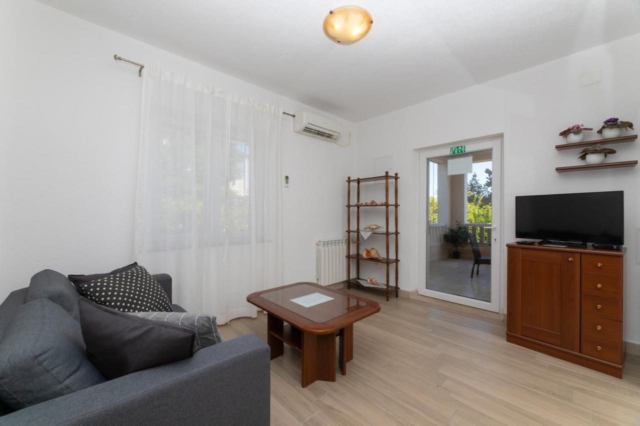 Apartments Ella Supetar Ngoại thất bức ảnh