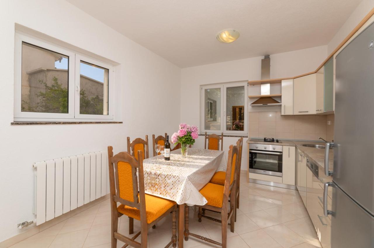 Apartments Ella Supetar Ngoại thất bức ảnh
