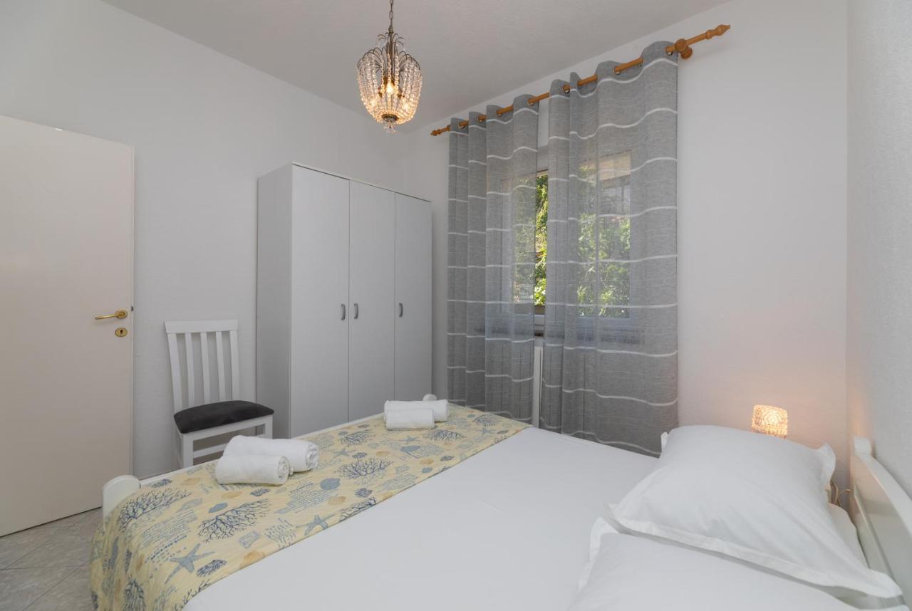 Apartments Ella Supetar Ngoại thất bức ảnh