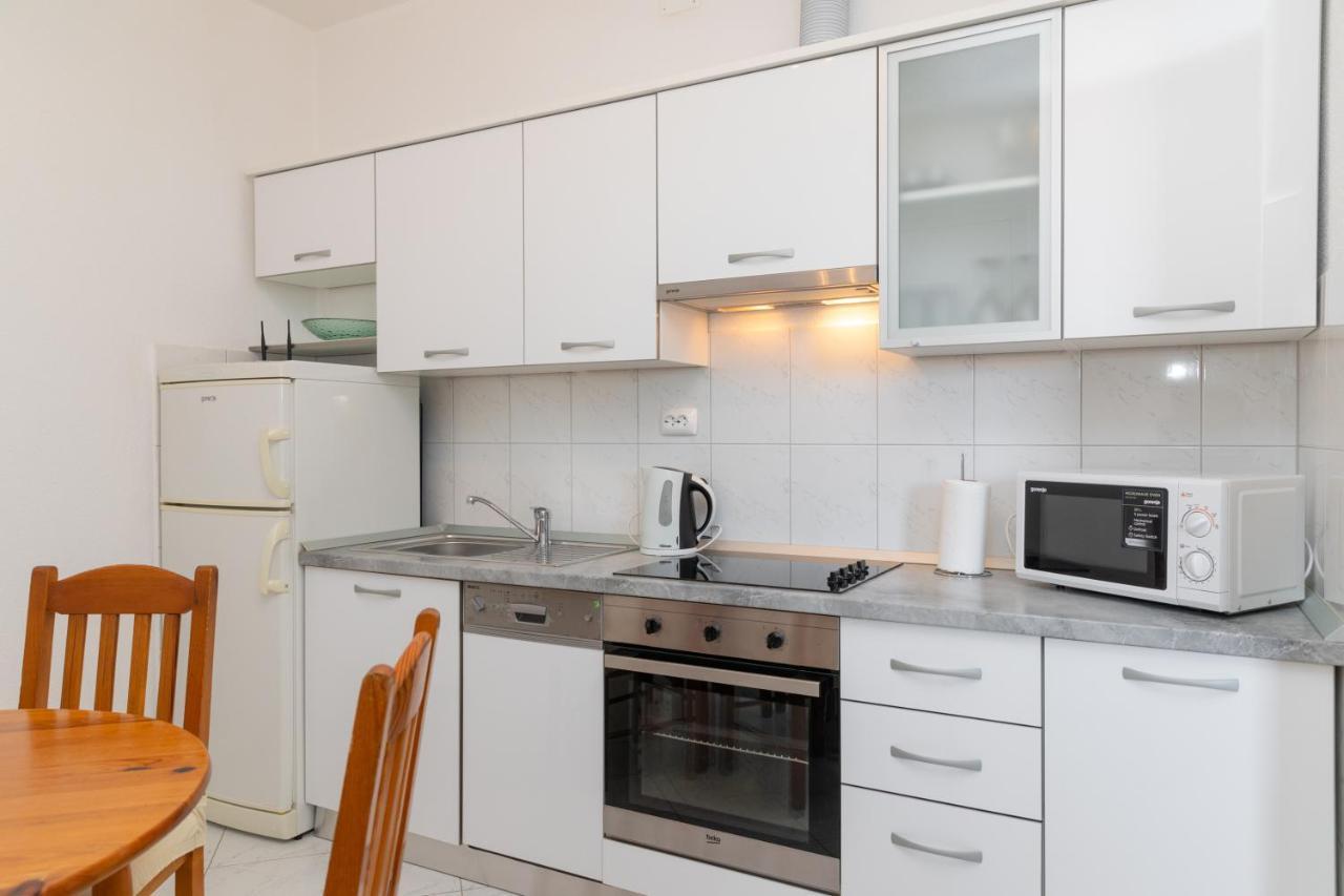 Apartments Ella Supetar Ngoại thất bức ảnh