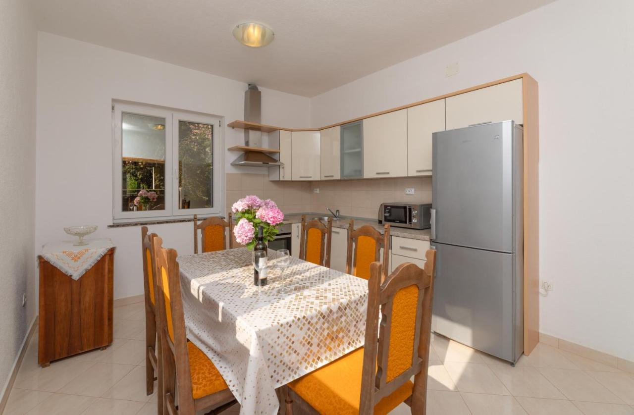 Apartments Ella Supetar Ngoại thất bức ảnh